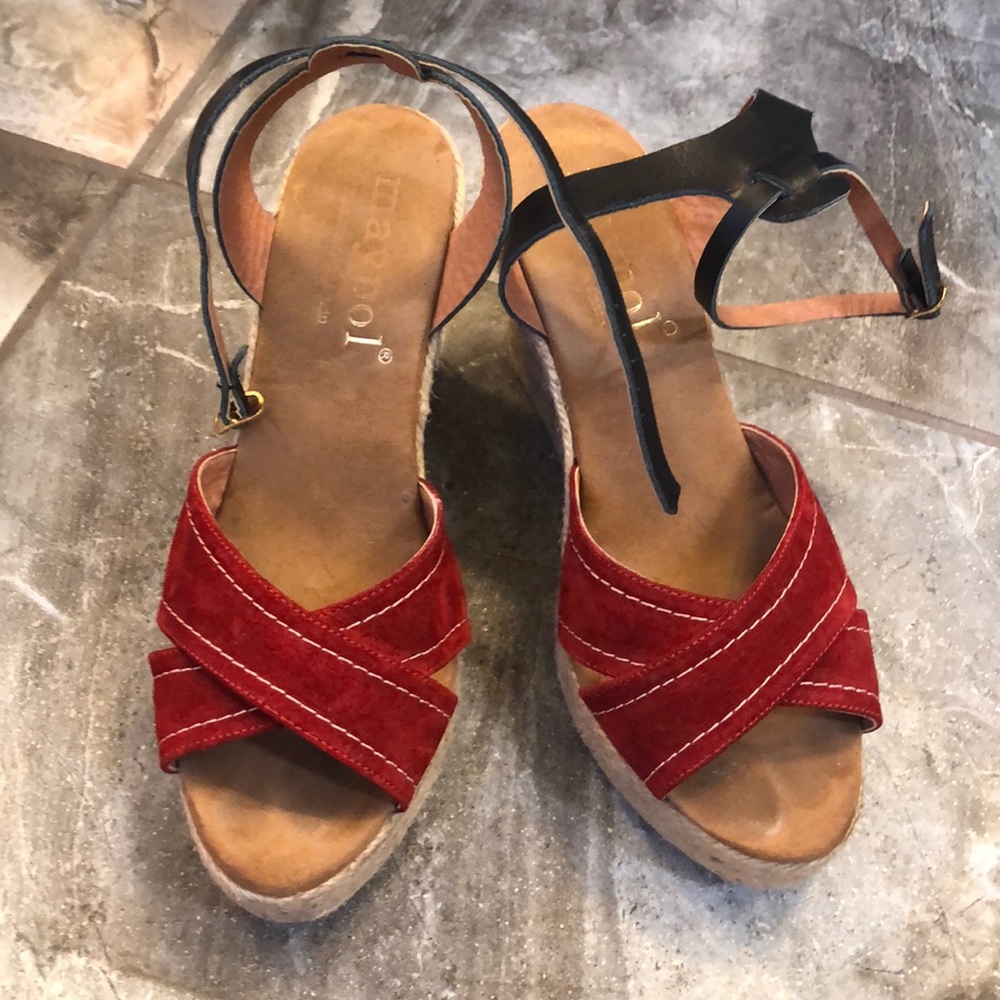 Super cute red wedges, made in Spain